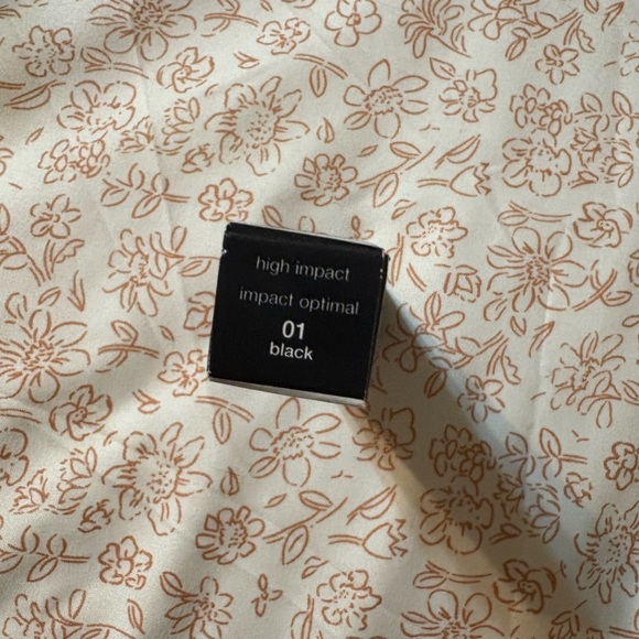 Mascara - Picture 5 of 5